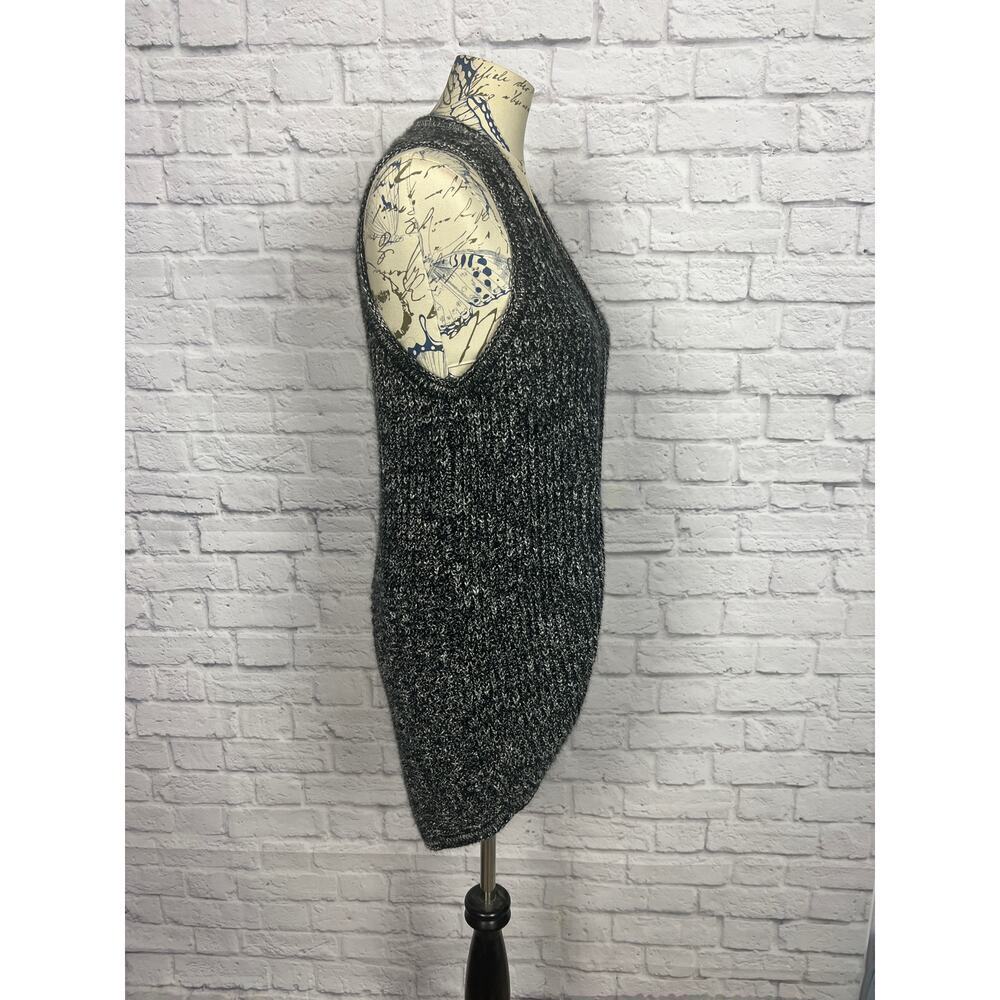 Black and White Knit Open Vest Cardigan - Picture 4 of 6